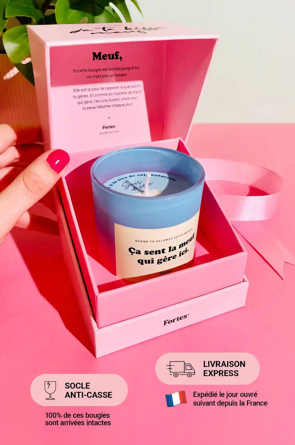 Bougie Fortes Soir d’Été dans son coffret rose ouvert, avec message à l’intérieur du couvercle