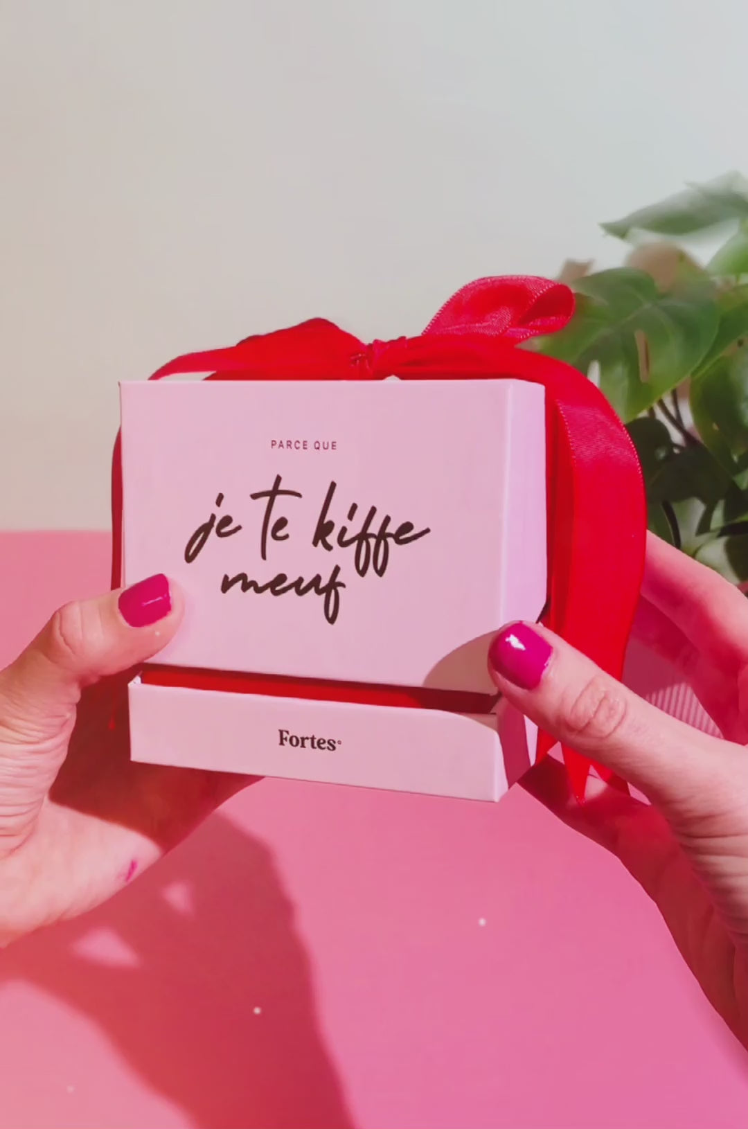 Fortes bougie emballée cadeau