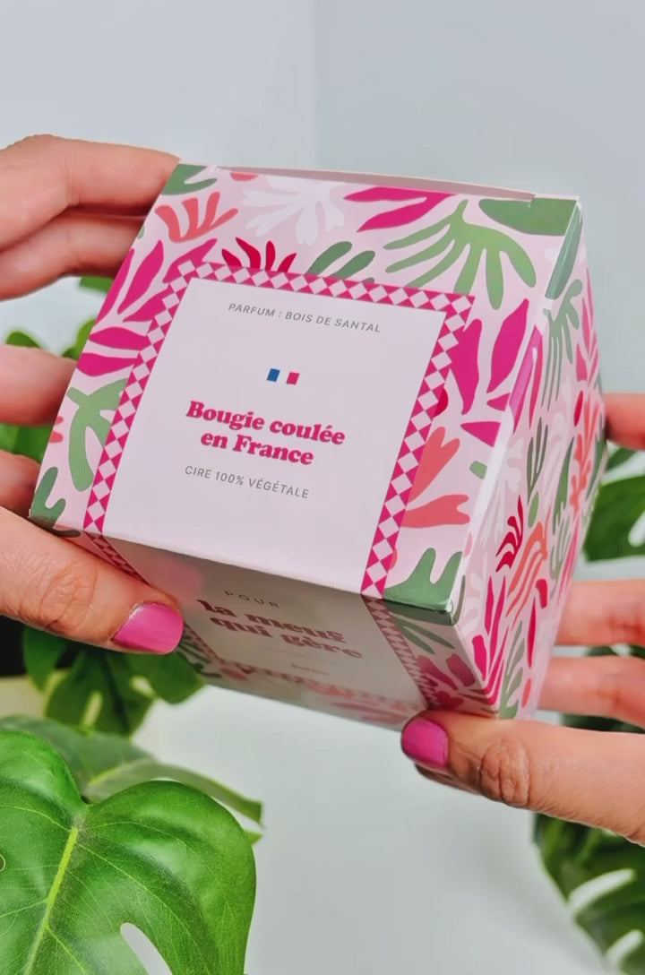 Tu gères meuf - La Bougie Bois de Santal Coulée en France